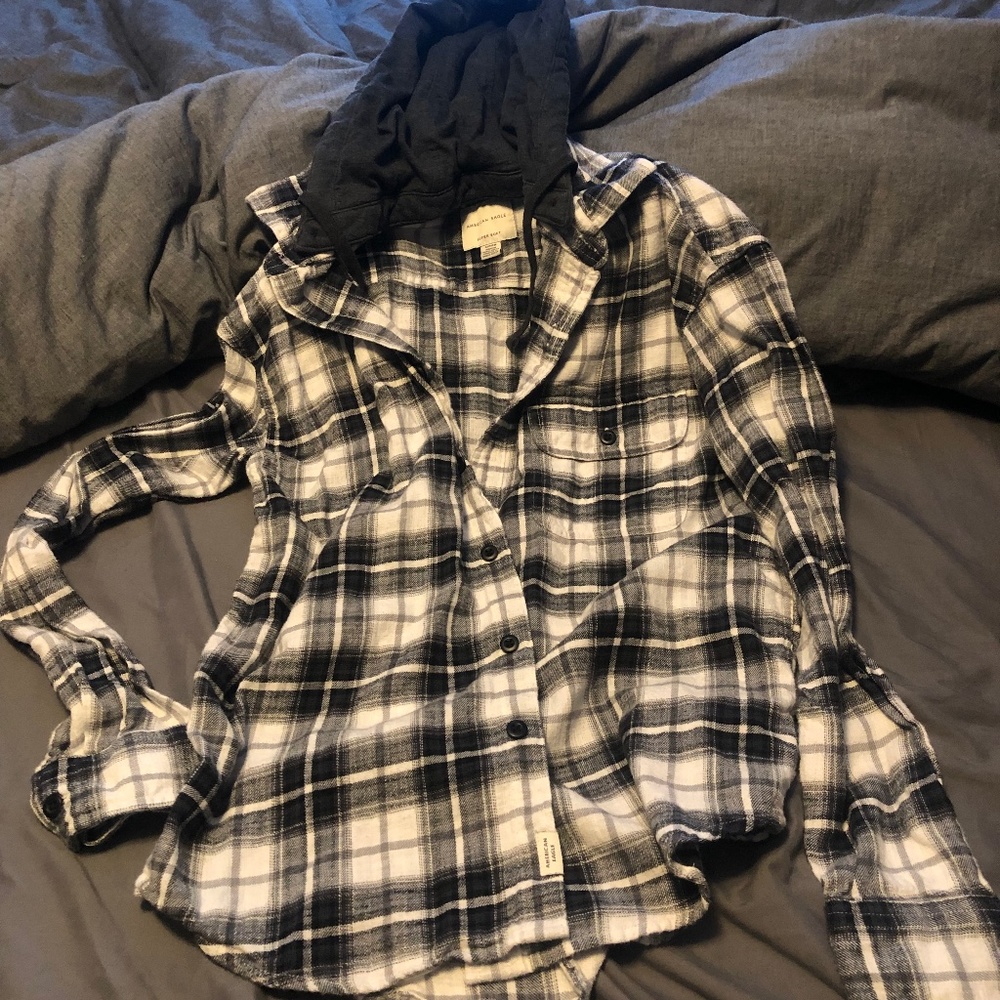 American Eagle Men’s Size Small Shirt